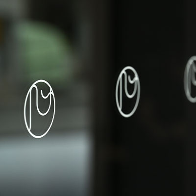 ホテル八ツ ドアのロゴマークイメージ画像